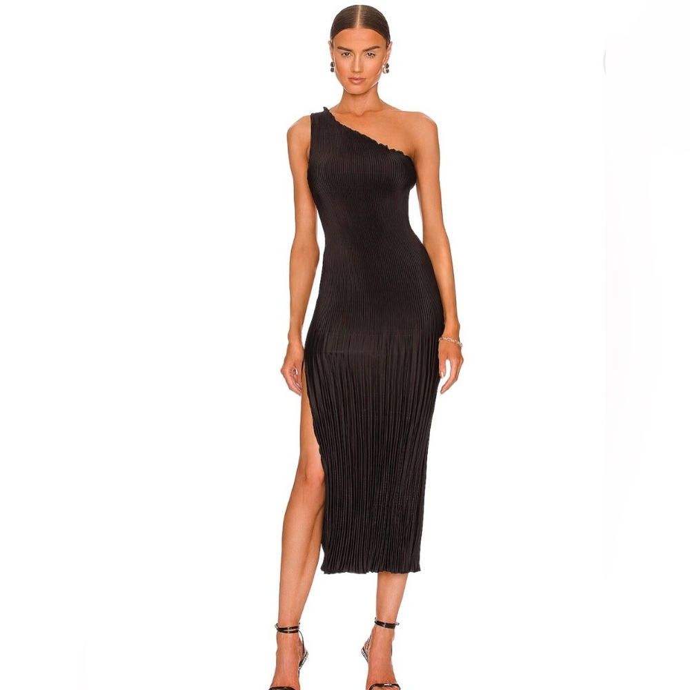 L’ IDEE Elegant Black One-Shoulder Dress